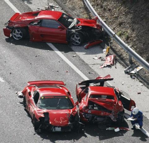 Kecelakaan dengan Ferrari