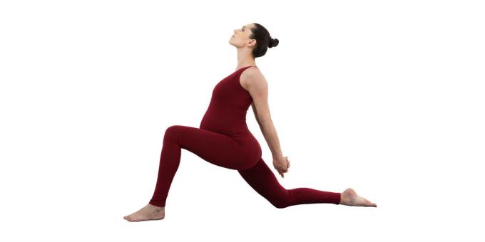 yoga untuk wanita hamil: postur pengendara (Aswa sanchalasana)