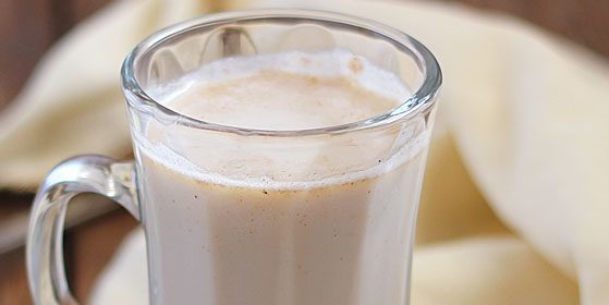 Koktail dengan rum: Hot mentega rum dan susu