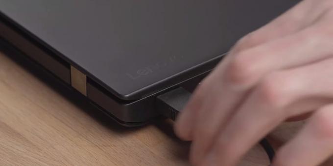 Cara menghubungkan SSD ke laptop: matikan dan cabut kabel