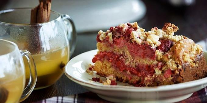 Resep: Kue dengan raspberry, madu, wiski dan granola