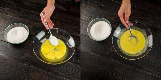 Langkah demi langkah resep untuk tiramisu: Tambahkan gula dan kuning telur sampai campuran menggosok putih