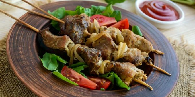 Kebab shish babi di dalam oven