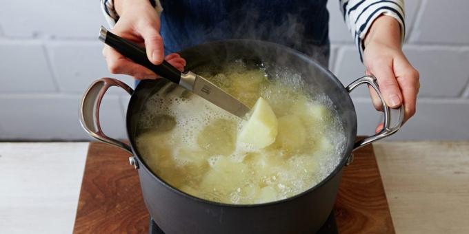 Cara memasak kentang dibersihkan