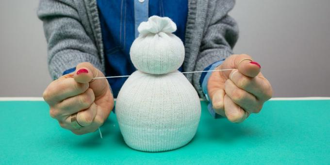 Snowman dengan tangannya sendiri: label leher