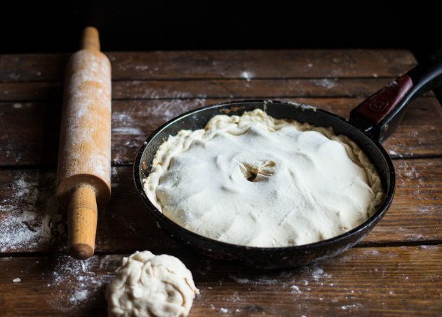 Apple tart taten: buat lubang di tengahnya