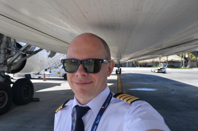 Andrew Gromozdin pilot "Boeing" profesi permintaan
