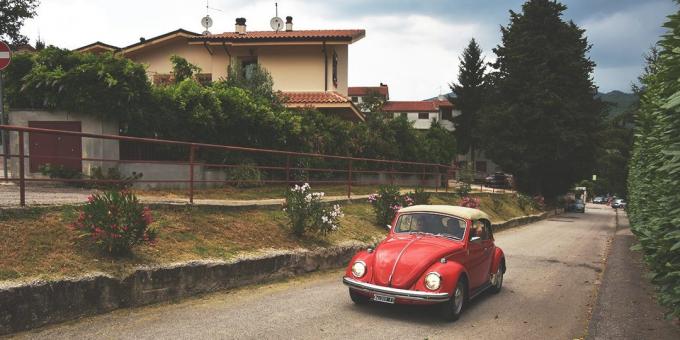 perjalanan ke Italia: mobil