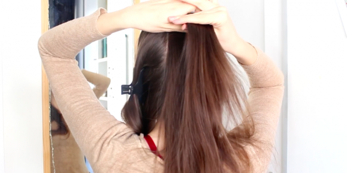 Gaya rambut dengan poni: mulailah mengepang