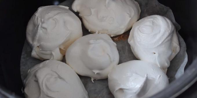 Resep untuk meringue di multivarka: 