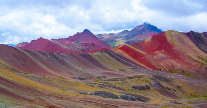 Hebatnya tempat yang indah: Rainbow gunung di Andes, Peru