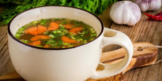 Sup dengan saury dan nasi dalam slow cooker