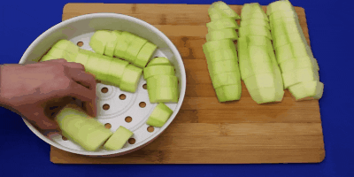 Bagaimana dan berapa banyak untuk memasak zucchini dalam slow cooker