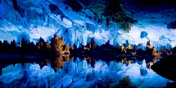 tempat-tempat indah di Rusia. gua Kungur