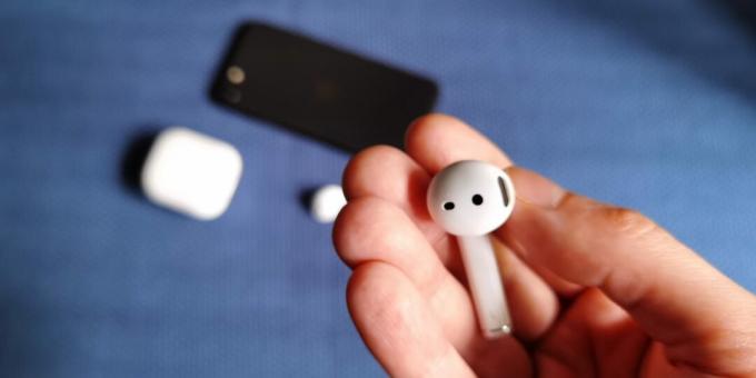 Headphone Realme Buds Air: dengan ukuran kecil bantalan sentuh