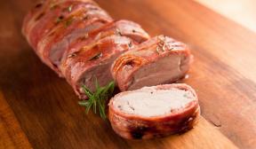 Daging babi yang dipanggang dalam prosciutto