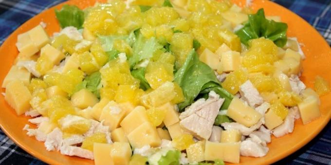 Resep untuk salad tanpa mayones Salad c ayam, keju dan orange