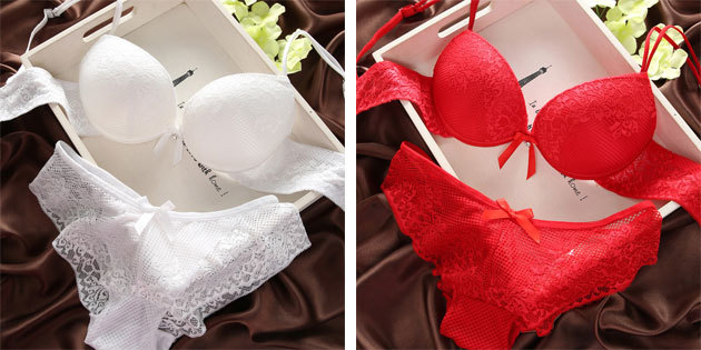 Sexy Lingerie: set dengan push-up bra dan celana dalam renda