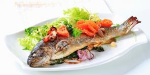Cara memasak ikan trout di oven: 10 resep terbaik