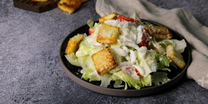 Salad Caesar dengan cumi-cumi