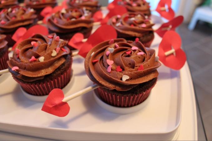 Hadiah untuk Hari Valentine: cupcakes