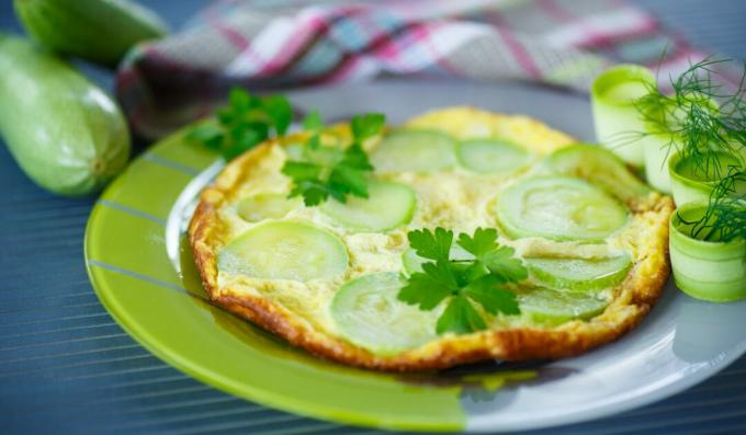 Telur dadar dengan zucchini