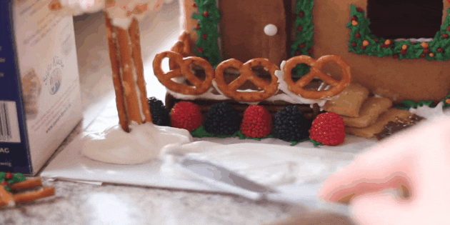Cara membuat gingerbread house langkah demi langkah