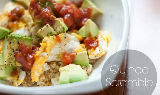 Quinoa dengan alpukat dan telur