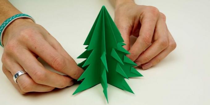 Cara membuat pohon Natal dari kertas dengan tangan Anda sendiri
