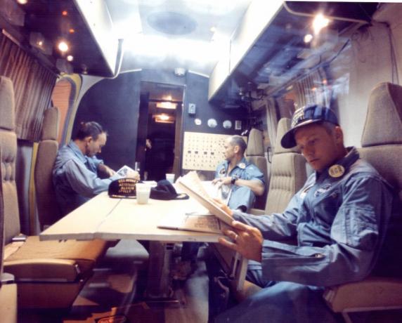 Keren mobil NASA: astronot di unit karantina