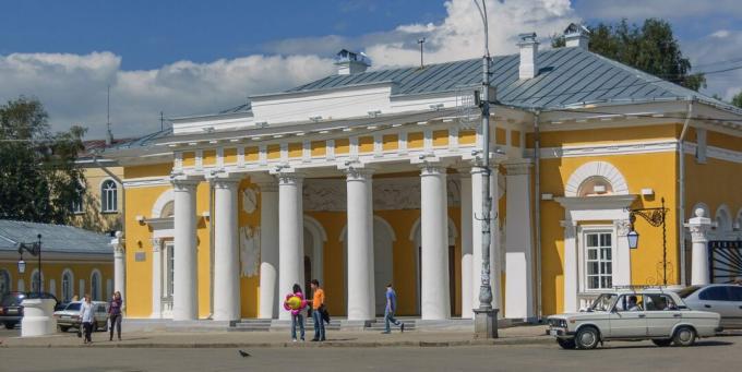 Yang seru untuk dilihat di Kostroma: pos jaga