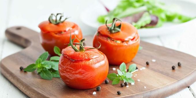 Tomat diisi dengan daging dan bulgur