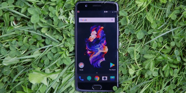 Ikhtisar OnePlus 5 - pemimpin yang paling kuat dengan dual kamera