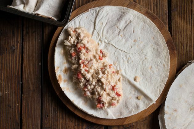 Chicken Enchilada: Roll Tortilla