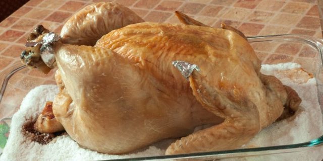 Resep Ayam dalam oven: garam ayam utuh 