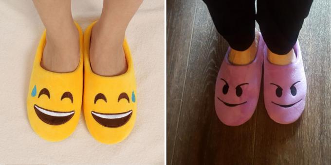 Sandal dengan Emoji