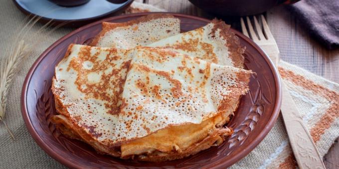 Pancake custard di atas kefir tanpa telur