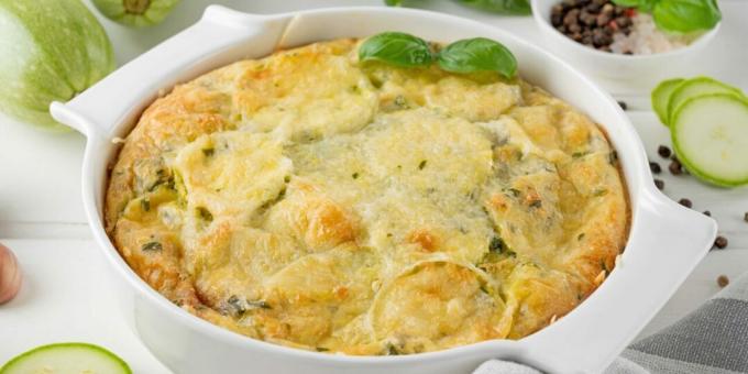 Casserole Zucchini dengan saus keju