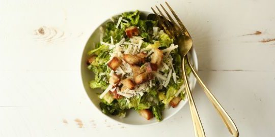 Klasik Salad Caesar