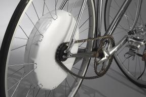 Dengan roda FlyKly Cerdas Wheel sepeda setiap diubah menjadi listrik dan cerdas