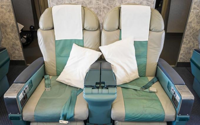kursi kosong di pesawat yang modern