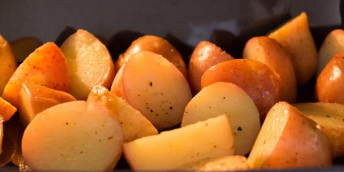 kentang panggang dalam oven