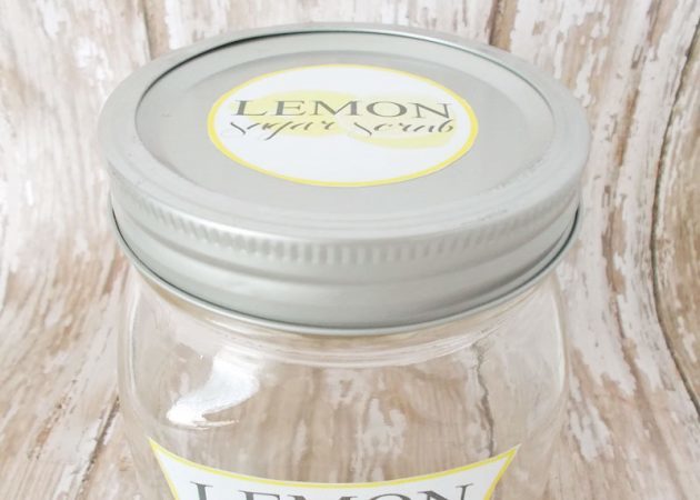 Gula scrub dengan aroma lemon