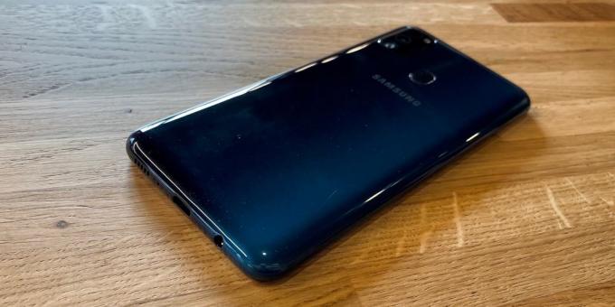 Samsung Galaxy M30s: Panel belakang