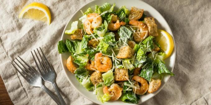 Salad Caesar dengan udang