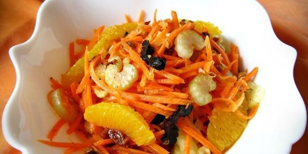 Salad wortel, jeruk, seledri, kacang-kacangan dan buah-buahan kering