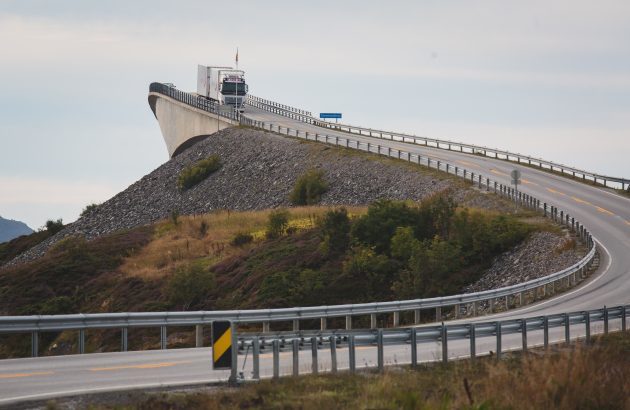 jembatan indah: Storseisundet Bridge, Norwegia